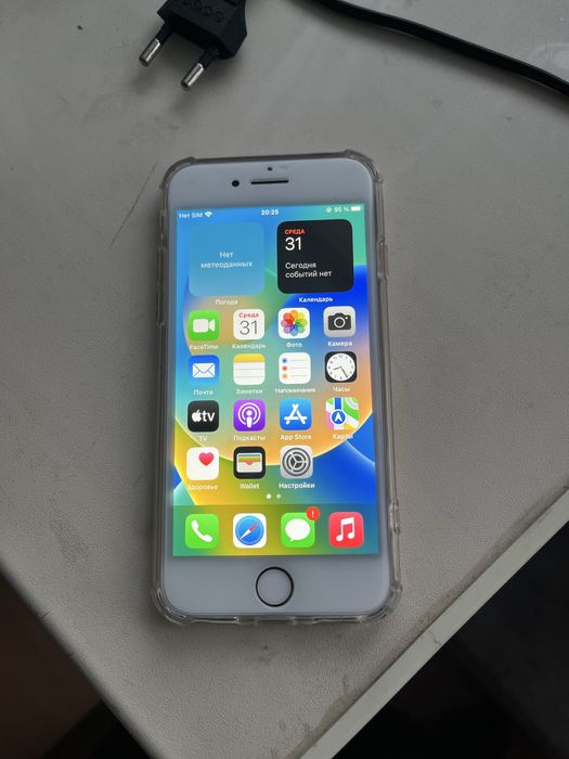 Продам айфон 8 64гб
