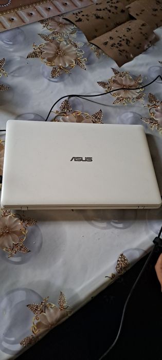Ноутбук Асус. 1234