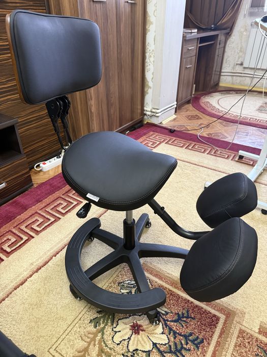 Продам коленный стул-кресло новый