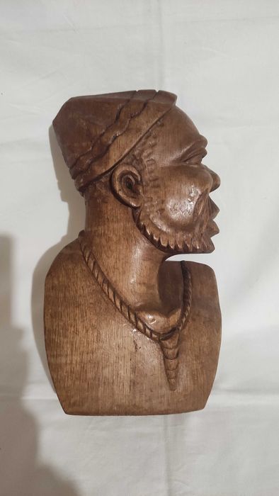 Дърворезба - масивен бюст на африканец