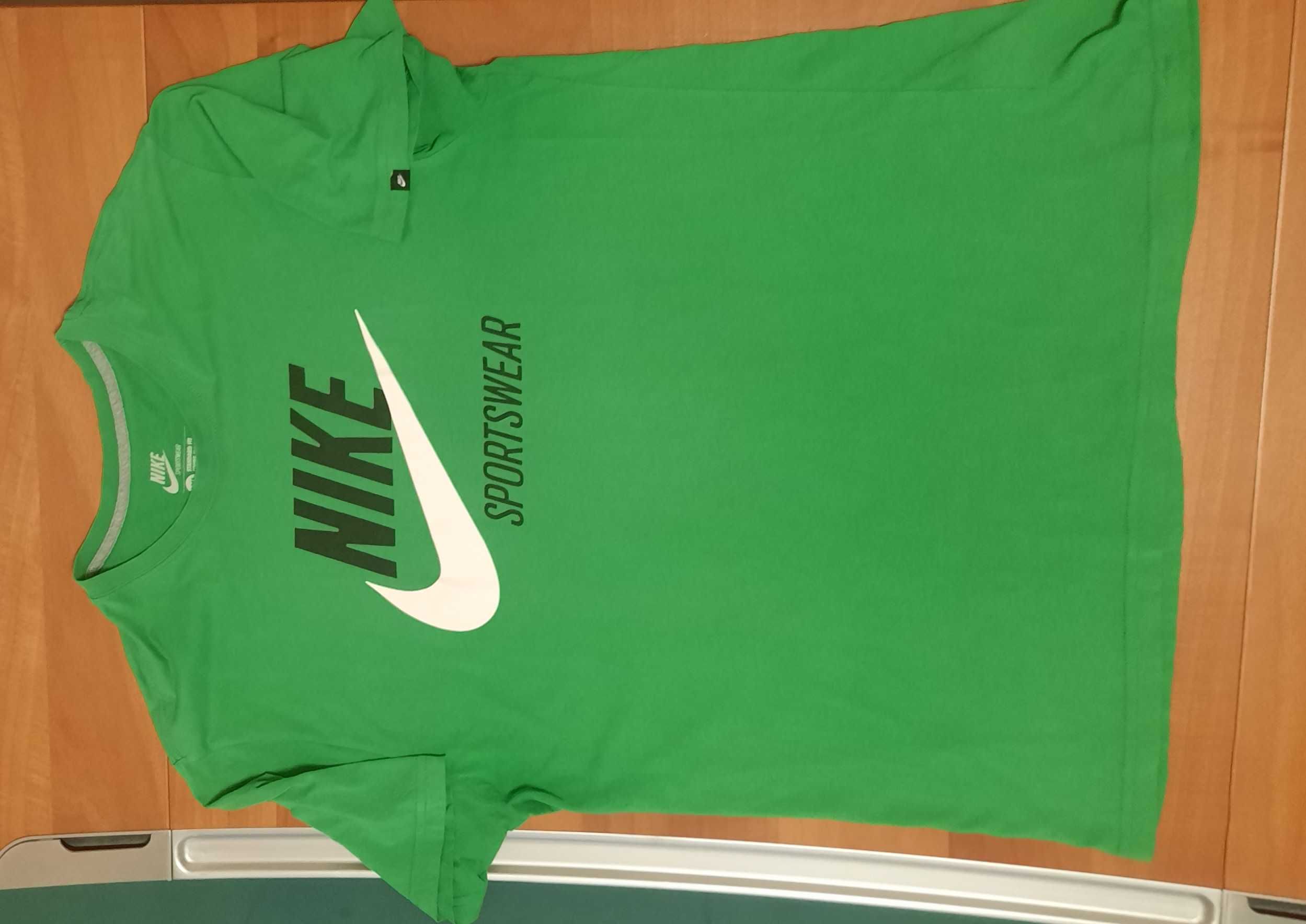 Nike Standard Fit Coupe-Много Запазена