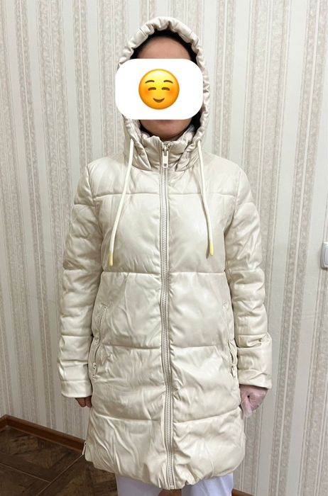 Куртка зимняя в хорошем качестве. Теплая, чистая.