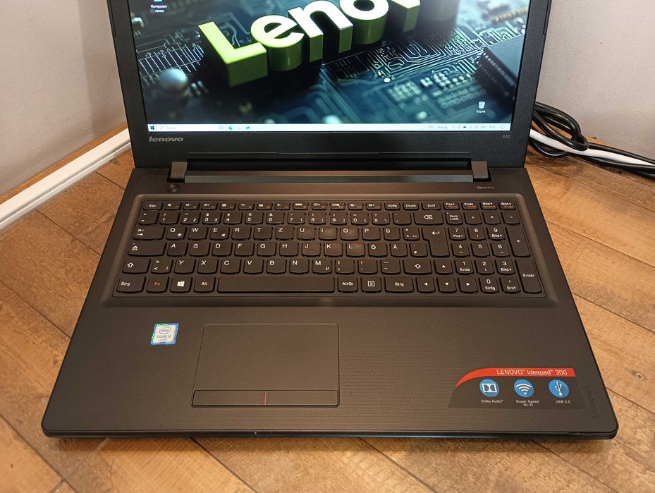 Лаптоп Lenovo ideapad 300 - i5 6200U / 15,6"