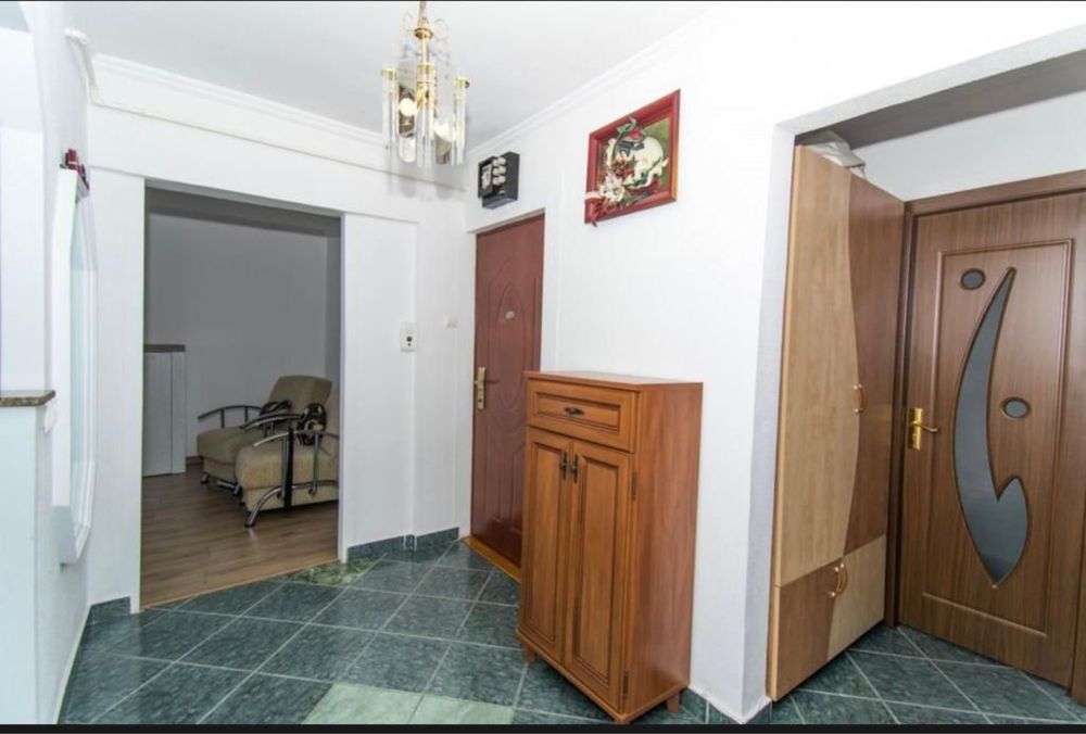 Proprietar- vand apartament cu 3 camere