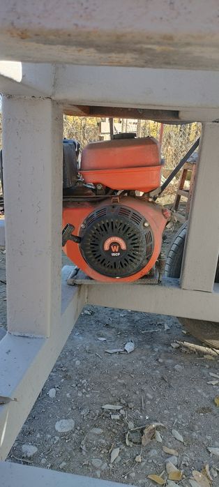 Spărgător lemne foarte puternic