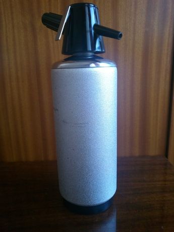 Сифон за газирана вода от метал. Чешко производство.