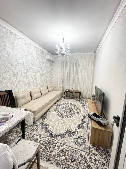 Продается 3 комнатная квартира в жк Дустлик