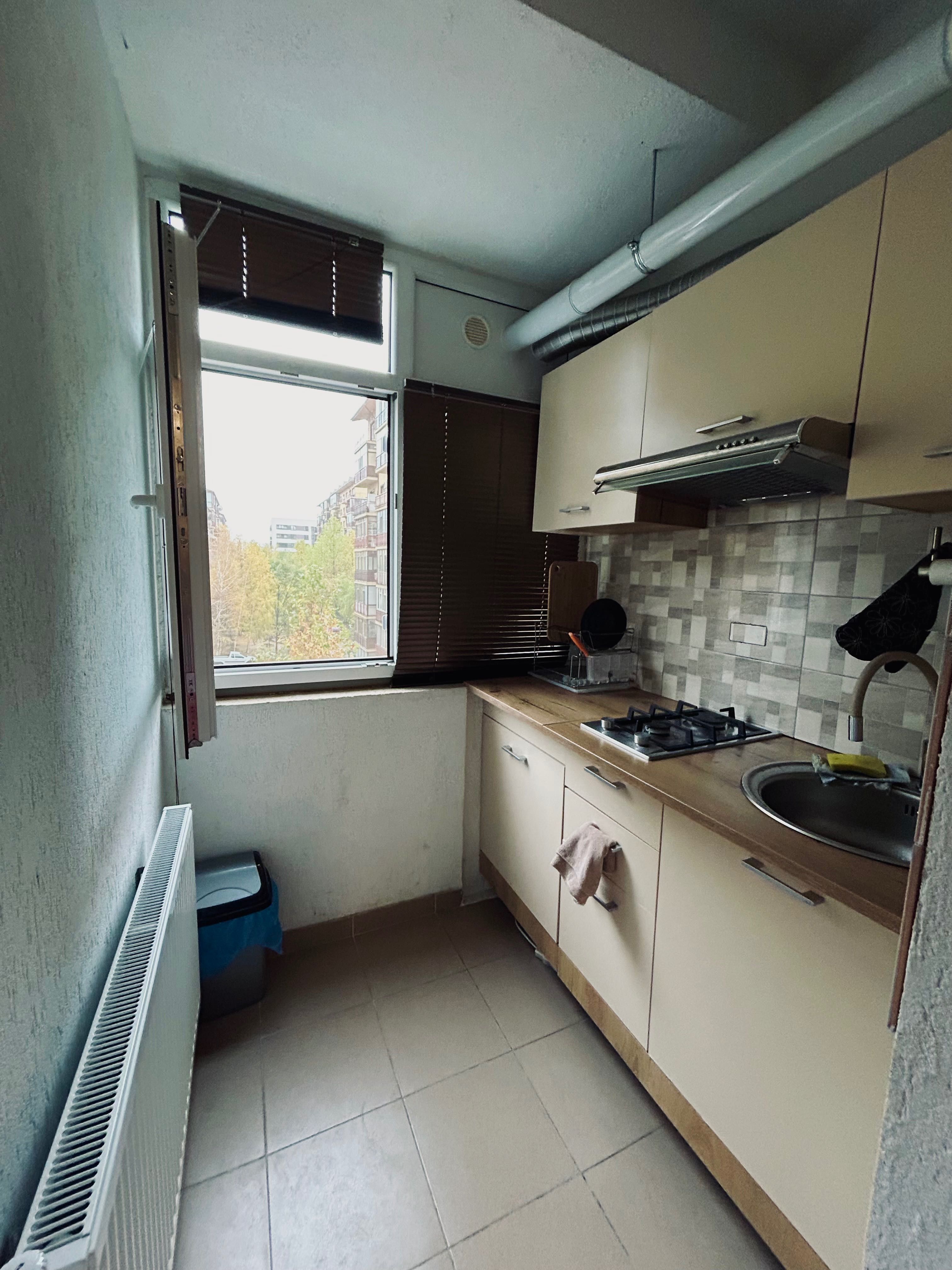 Închiriez studio în Militari Residence