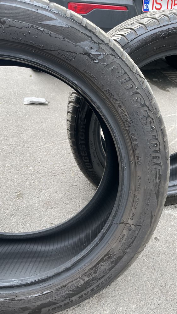 2 cauciucuri Bridgeston iarna 235/50/19