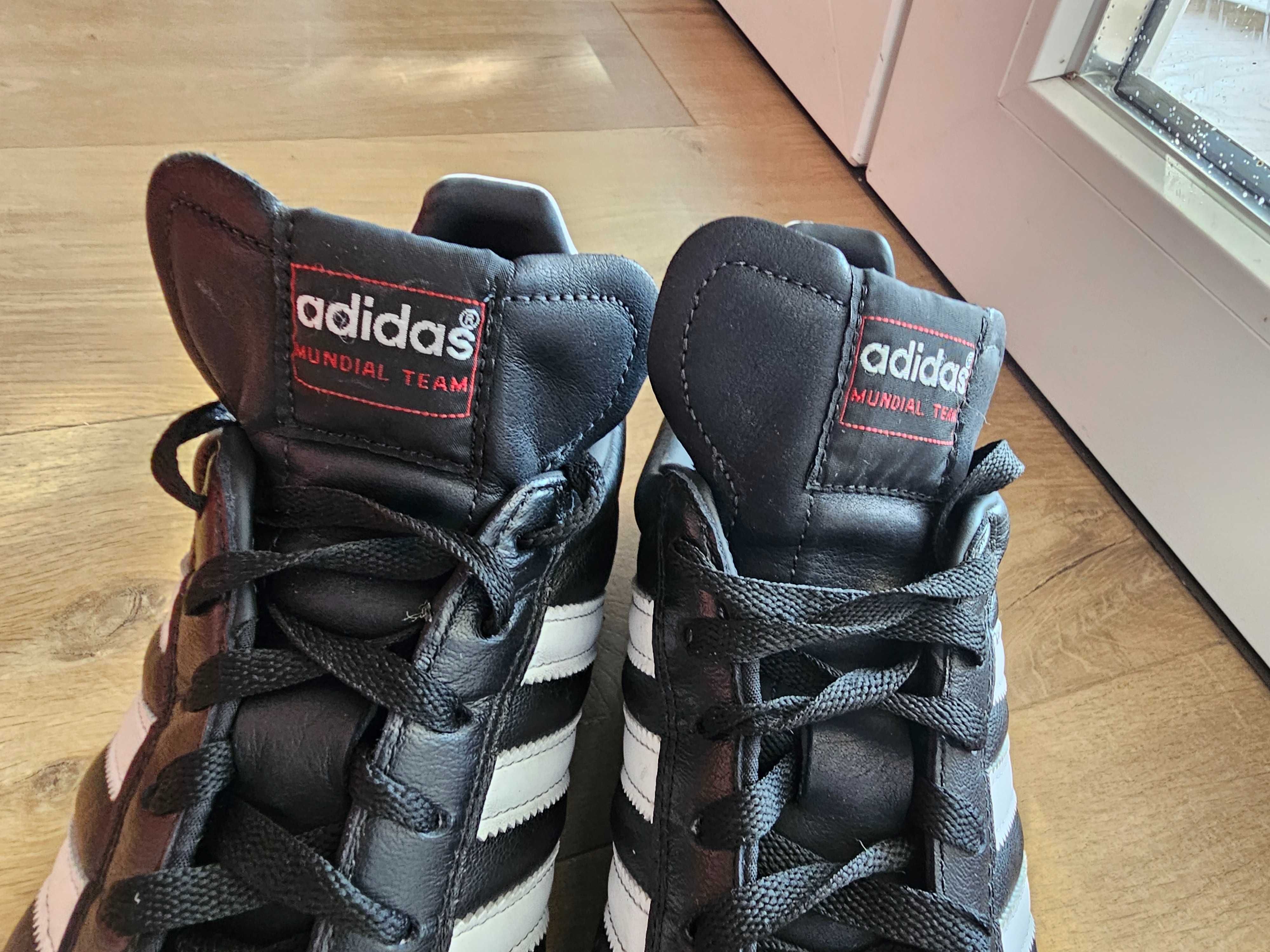 Adidas mundial team