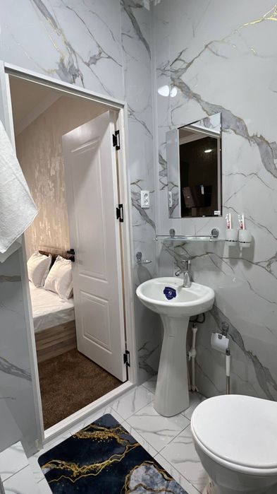 Yakkasaroy US MOON HOTEL