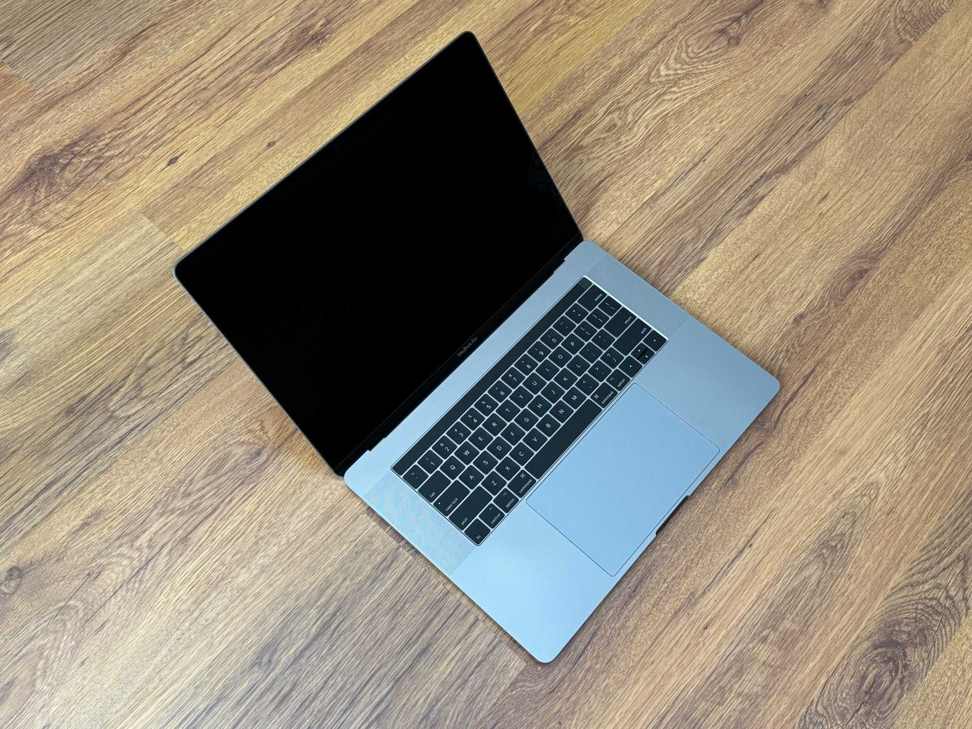 15' Core i9 Apple MacBook Pro 2019 16GB RAM/512GB SSD/Radeon 560X 4GB