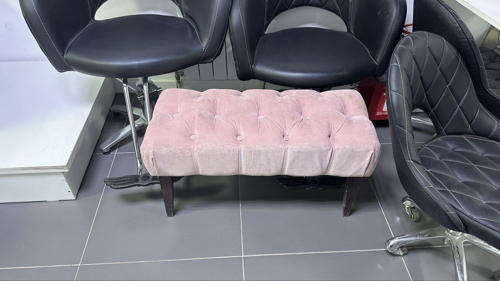 Продам пуфик розовый