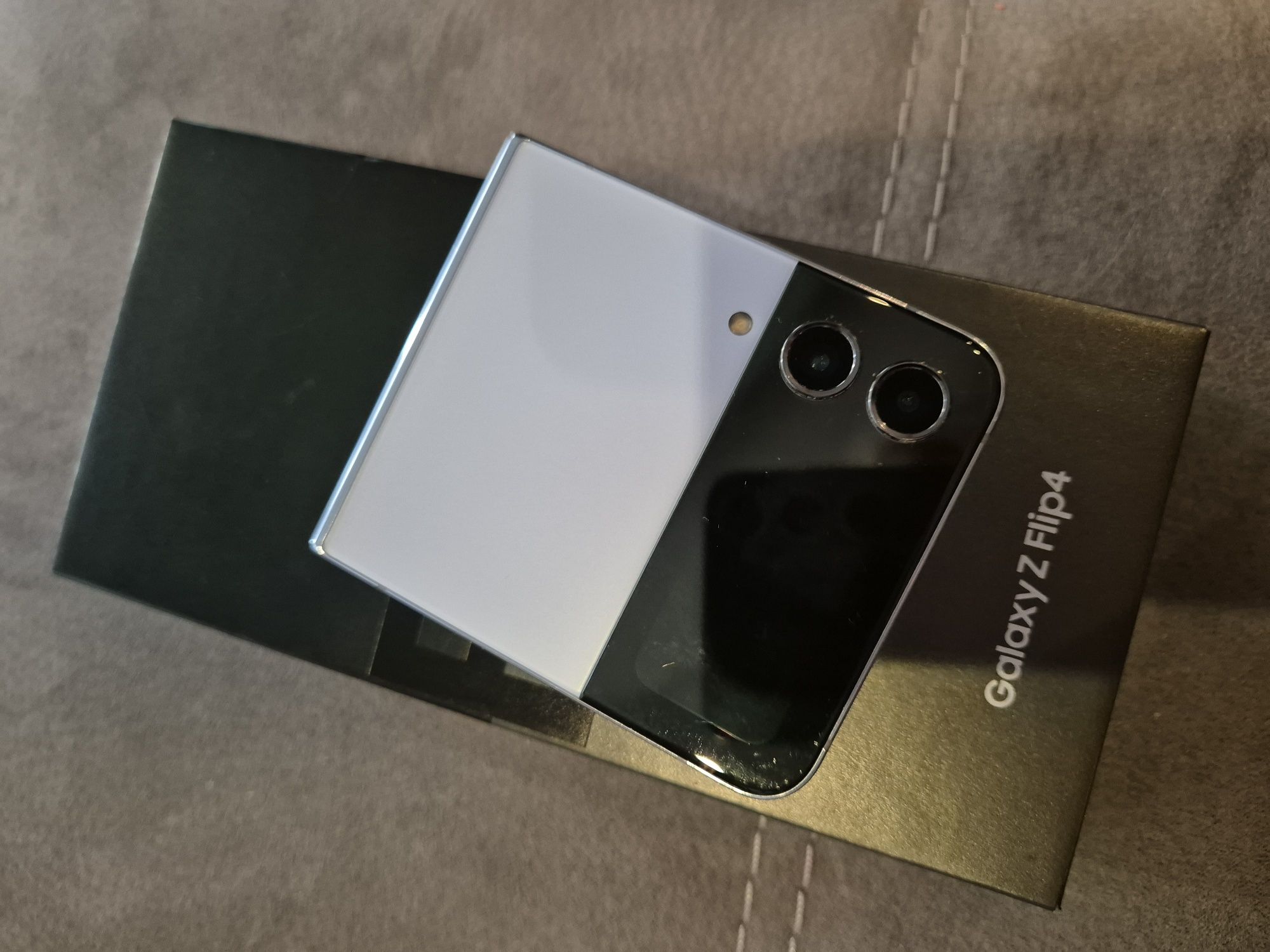 Samsung Galaxy Z flip 4 5G 256GB