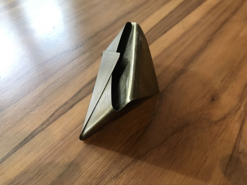 Месингова стойка за визитки