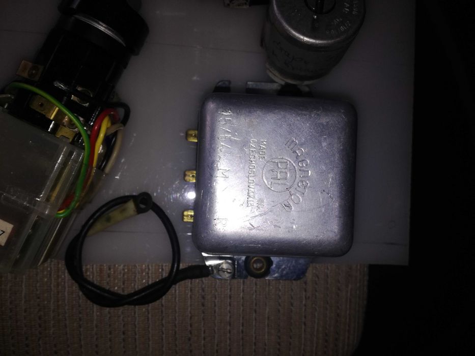 Продавам алтернатор/ динамо и други части за Авия.