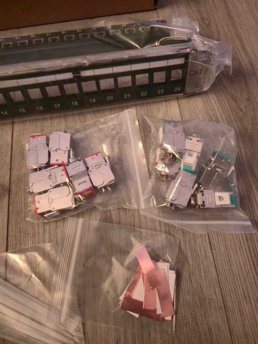 FGB 10Gbps 24 Port CAT7 Patch Panel 24x Coloured