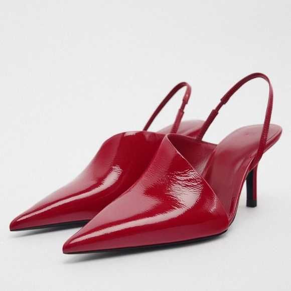 Pantofi decupați la spate Zara