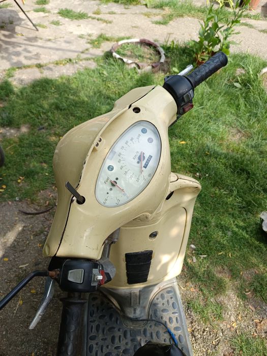 Scuter Aprilia scarabeo