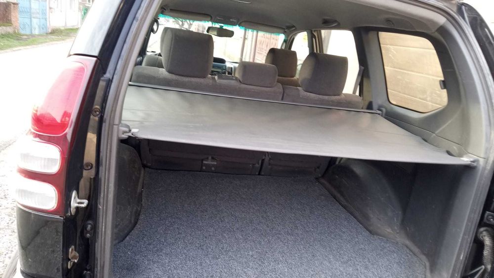 Vând Toyota Land Cruiser diesel, automatic din 2004