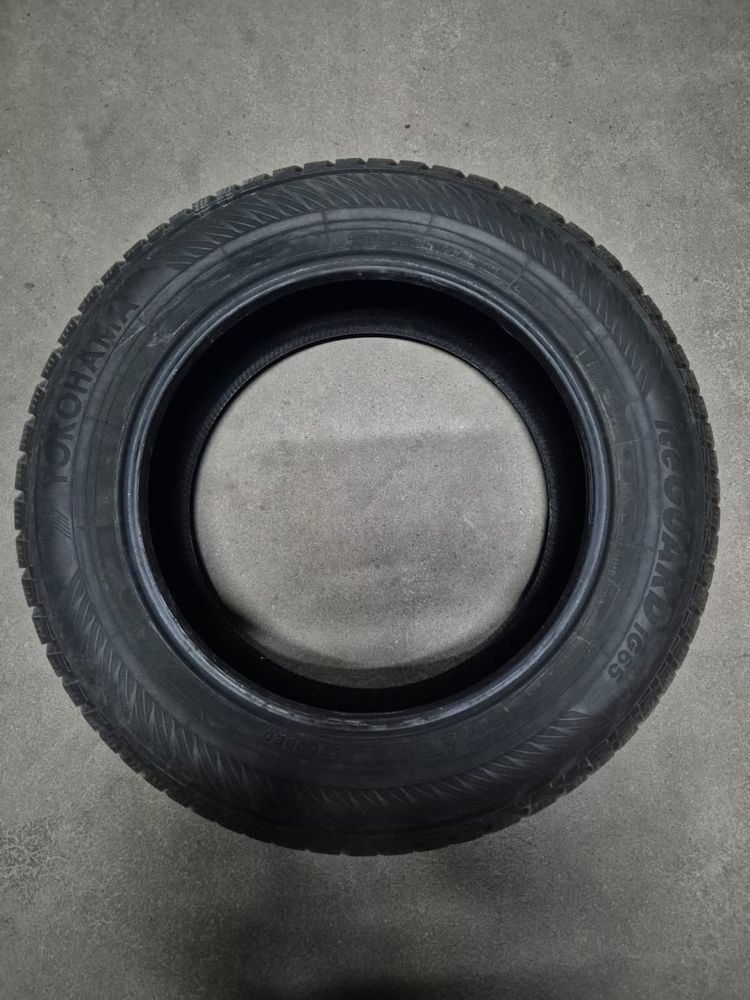 Продам шипованные шины Yokohama Ice Guard