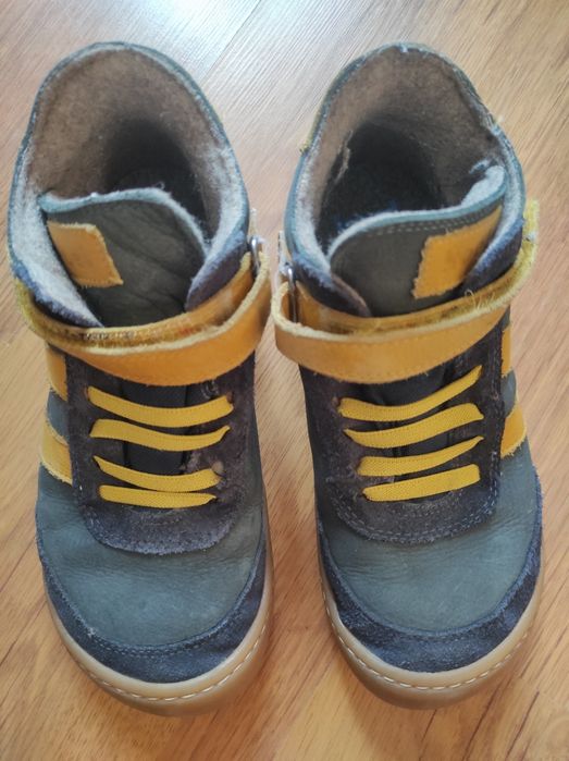 Боси обувки различни марки и модели