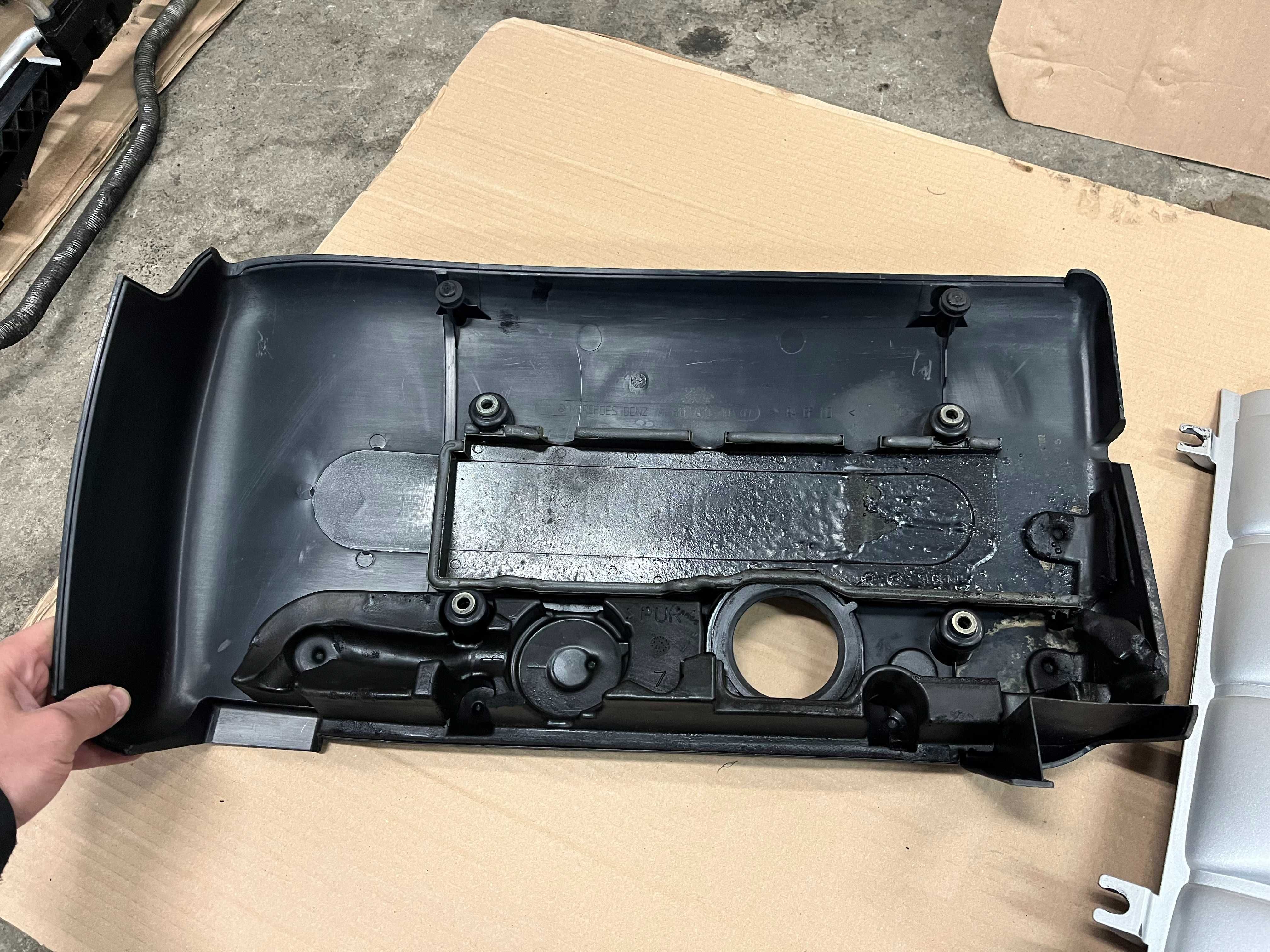 Капаците над двигателя за Mercedes W203 W210 200/220 CDI