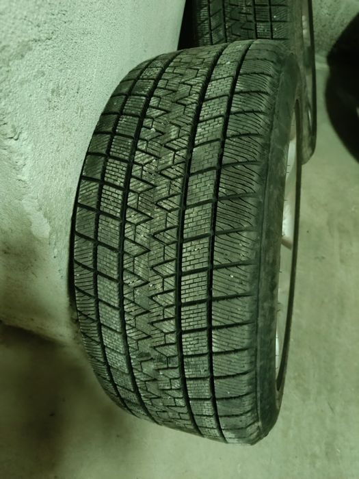 Джанти със зимни гуми за BMW X5 e53