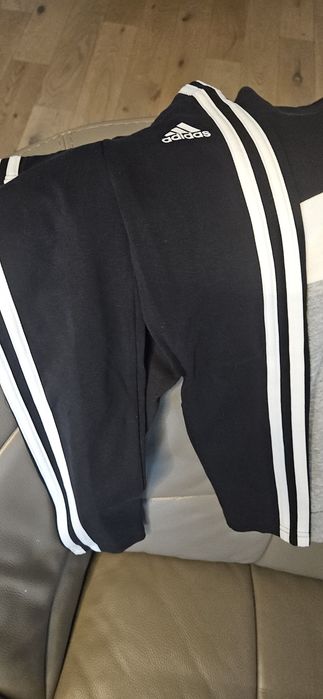 Set hanorac pantaloni adidas nepurtat