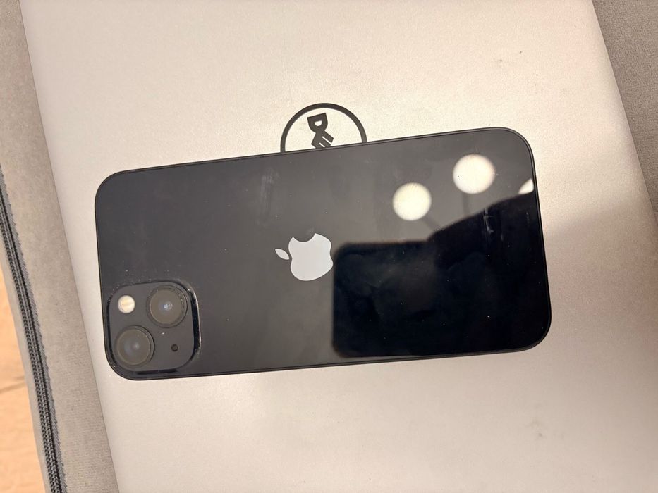 Продам Iphone 13 Айфон 13