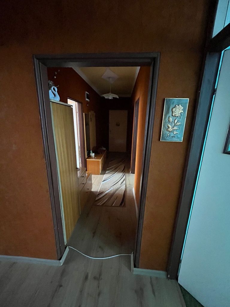 Продава се Тристаен апартамент в Варна, Кайсиева градина - 90 кв.м за 1723 €/кв.м - Снимка #11