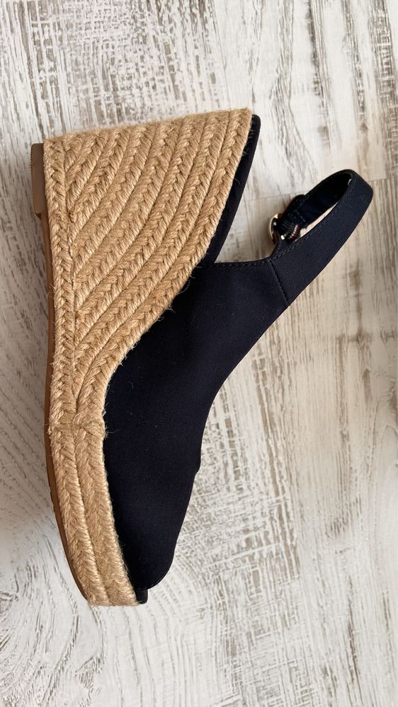 Sandale Tommy Hilfiger cu talpa ortopedica