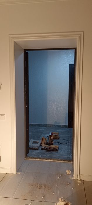 Установка межкомнатных дверей