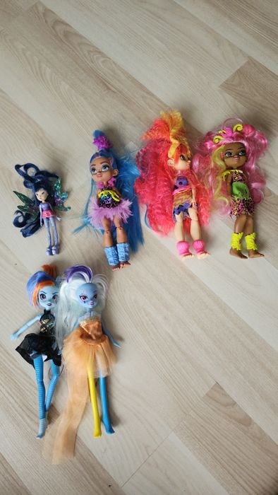 Papusi Barbi, Neinfricata, Buburuza, Little Pony