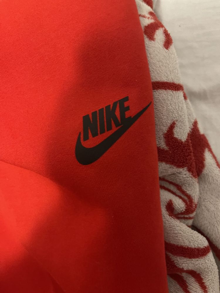 Pantaloni Nike Tech Fleece Red (rosii)