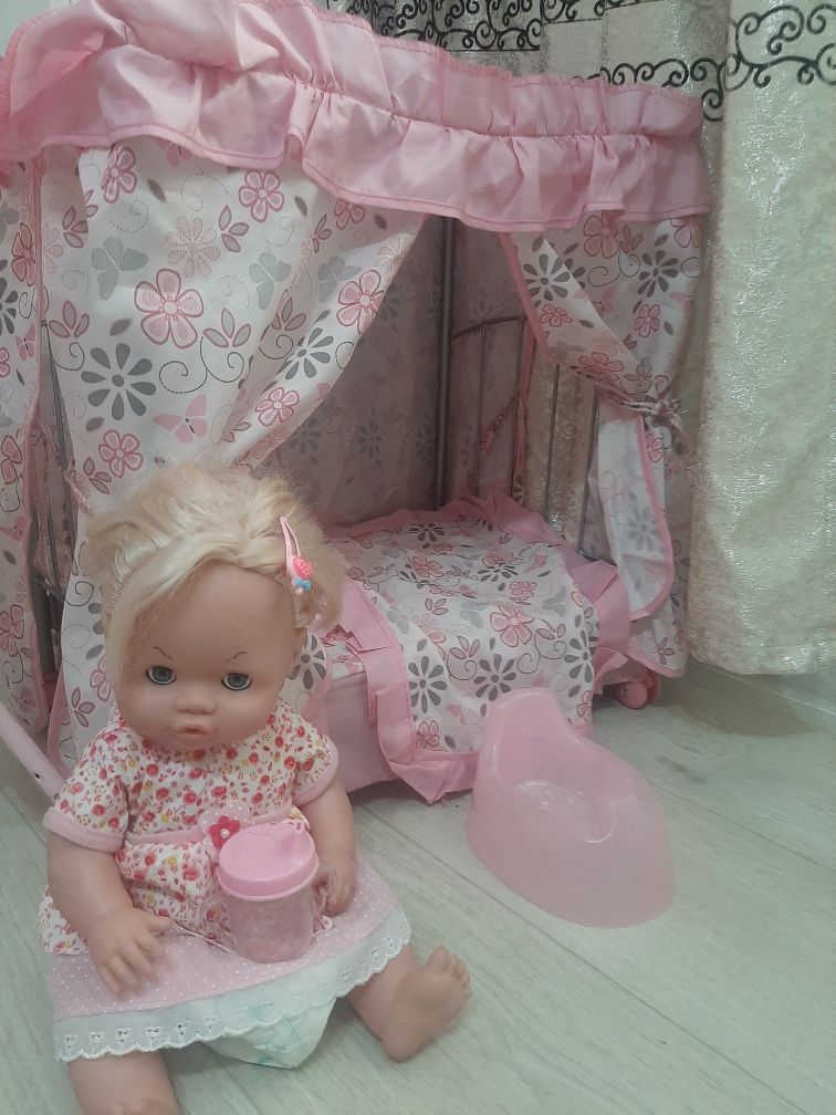 Продам или обмен кровать +говорящая кукла отличный подарок ребенку к н