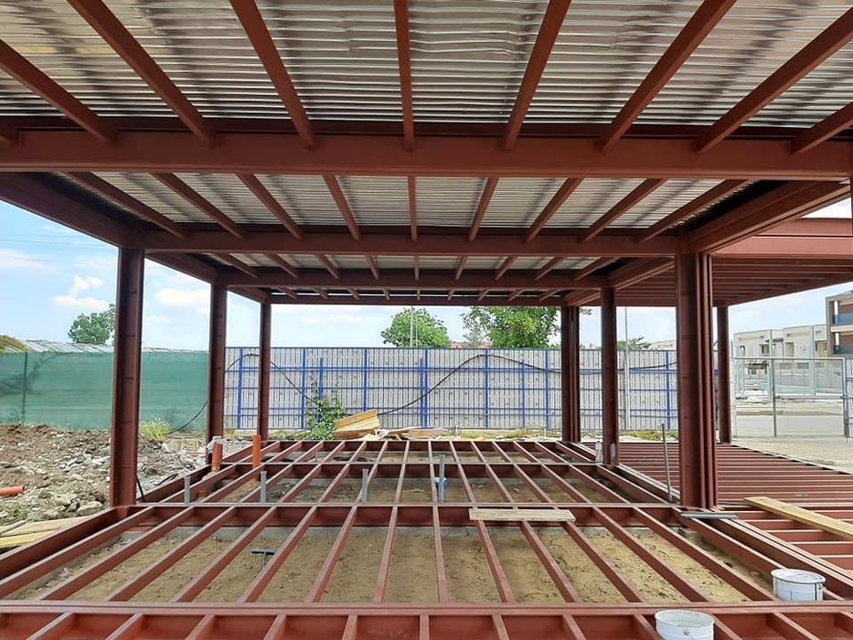 Vand hale metalice si contaimere pentru birouri