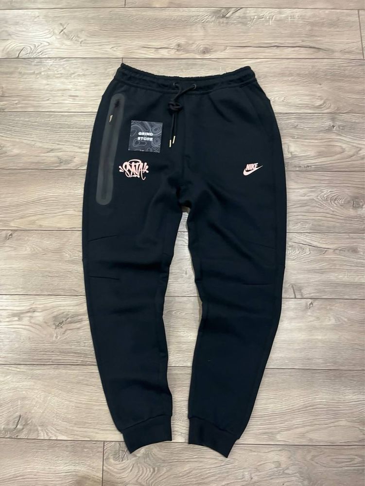 Syna world tech fleece