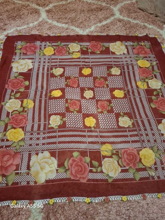 Памучна забрадка с дантела