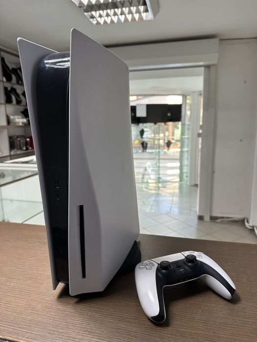 Play Station 5  Disc 825 GB un joystick Amanet Vintagegold Roman