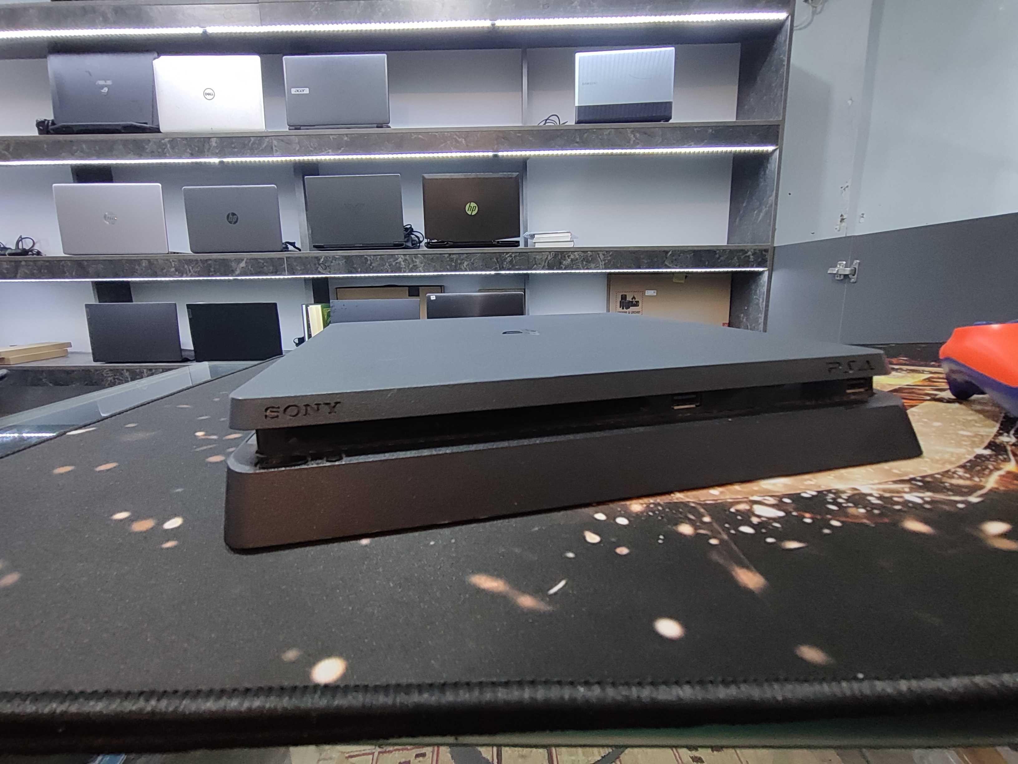 Playstation 4 Slim
