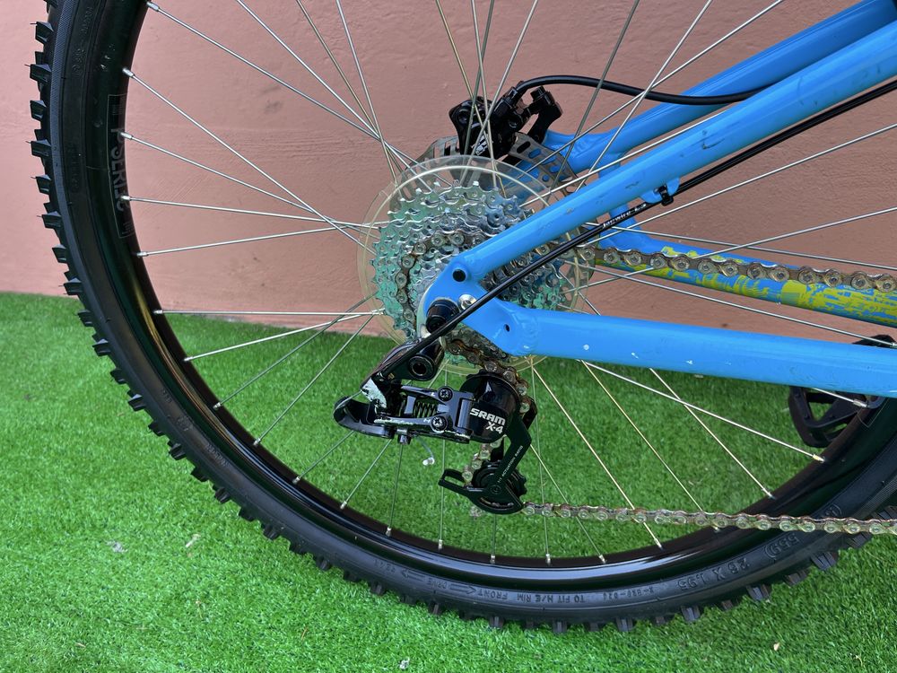 Като Нов Алуминиев Хидравличен Велисипед SPECIALIZED 26цола 2х8