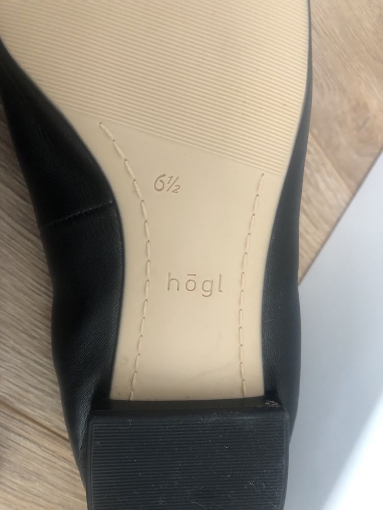 Обувки hogl