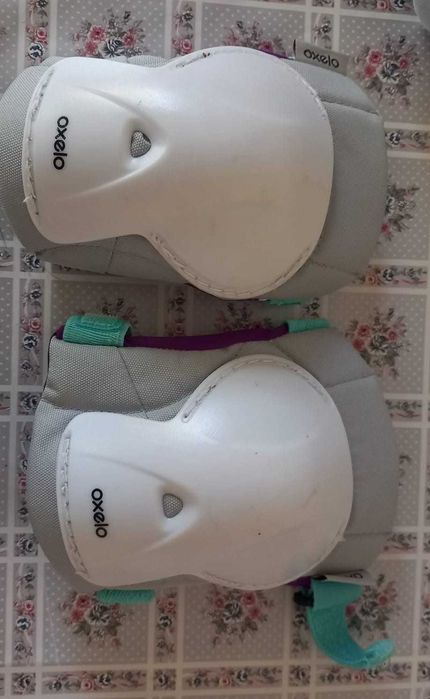 Casca si set complet de protectie role/skate pentru copii (Decathlon)