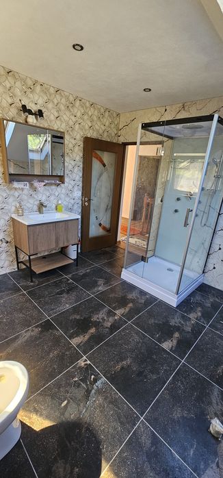 Vand sau schimb cu teren apartament  vila la cheie de 192mp utili  la