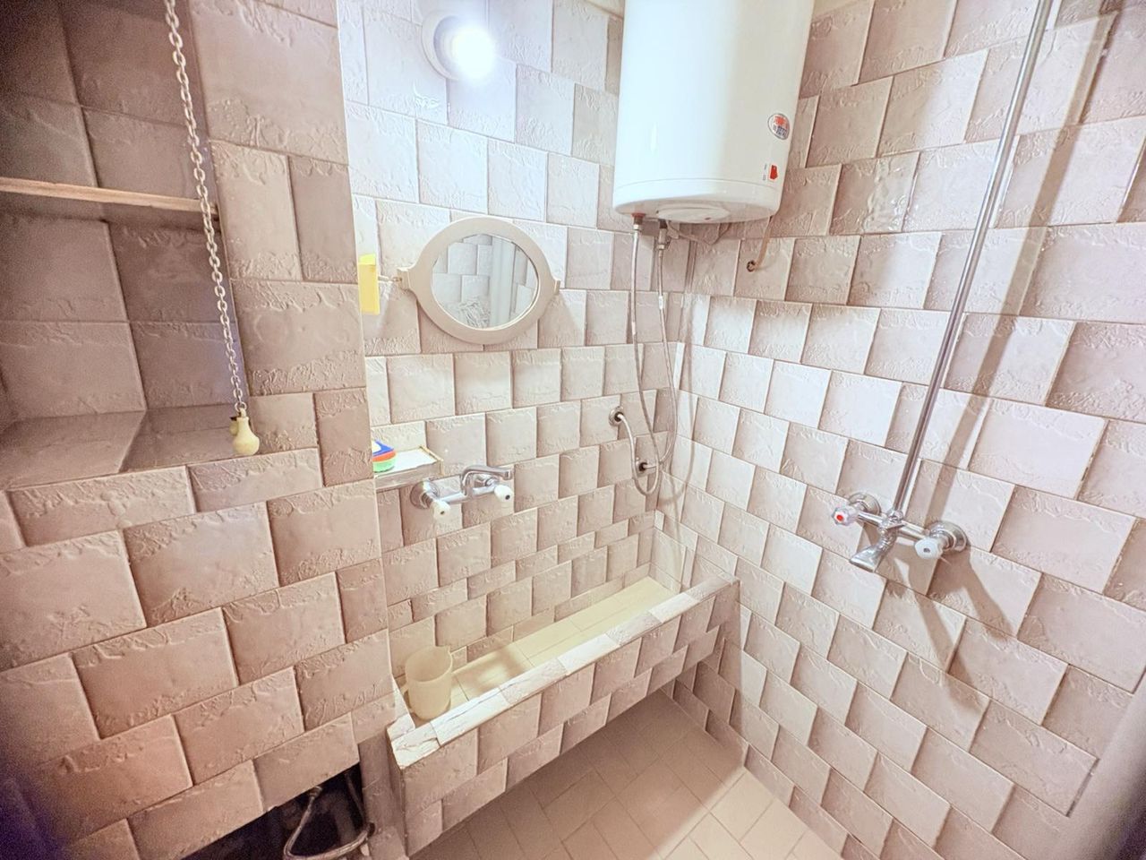 Продава се Двустаен апартамент в Русе, Родина 1 - 65 кв.м за 1028 €/кв.м - Снимка #6