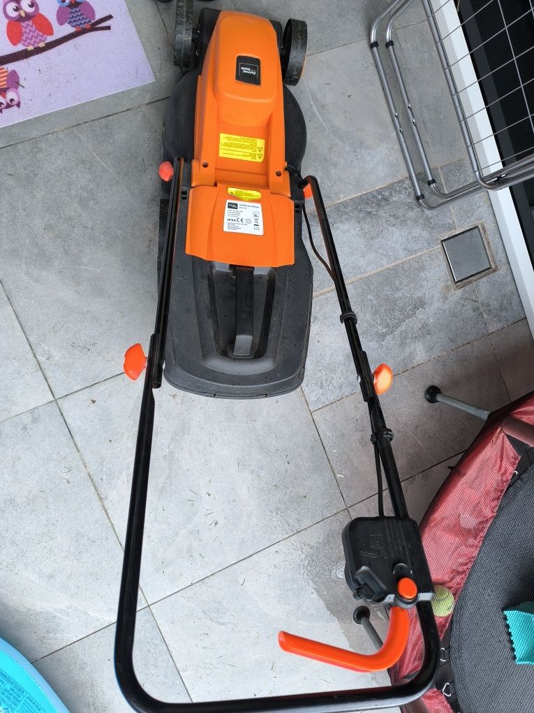 Електрическа косачка ferros tools
