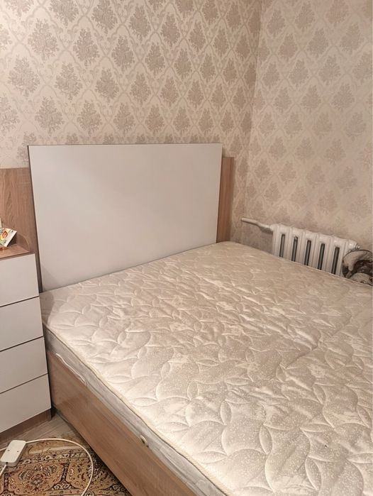 Продам кровать с матрасом срочно