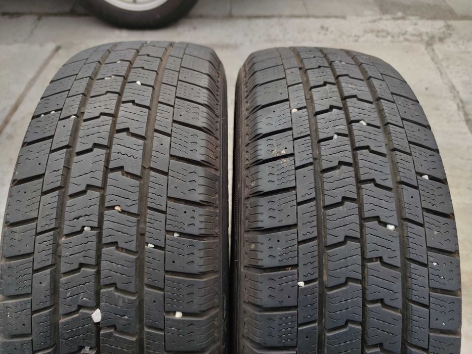 2бр Зимни Гуми за БУС 215 65 15 С - Goodyear - DOT 2022