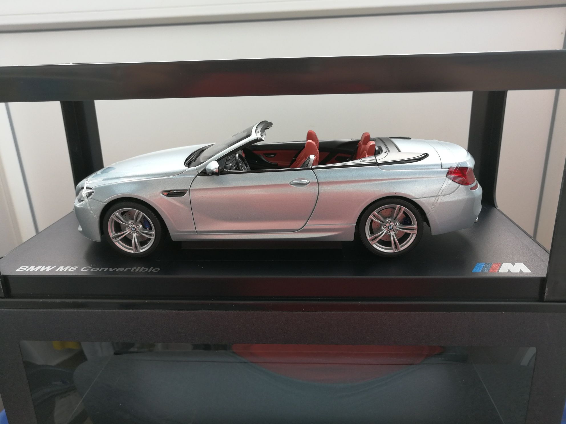 PARAGON BMW M6 CONVERTIBLE SILVER machetă din metal scara 1:18